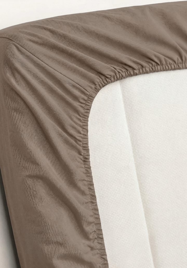 ARIA FITTED SHEET EARTH BROWN- SATIN COTTON 400TC